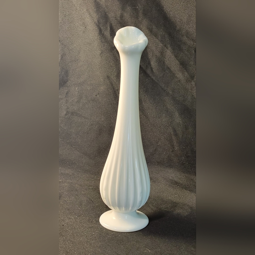 Vintage Fenton Old Virginia Glass Footed Pedestal Swung Milk Glass Bud Vase